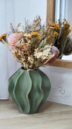 THE WAVE VASE