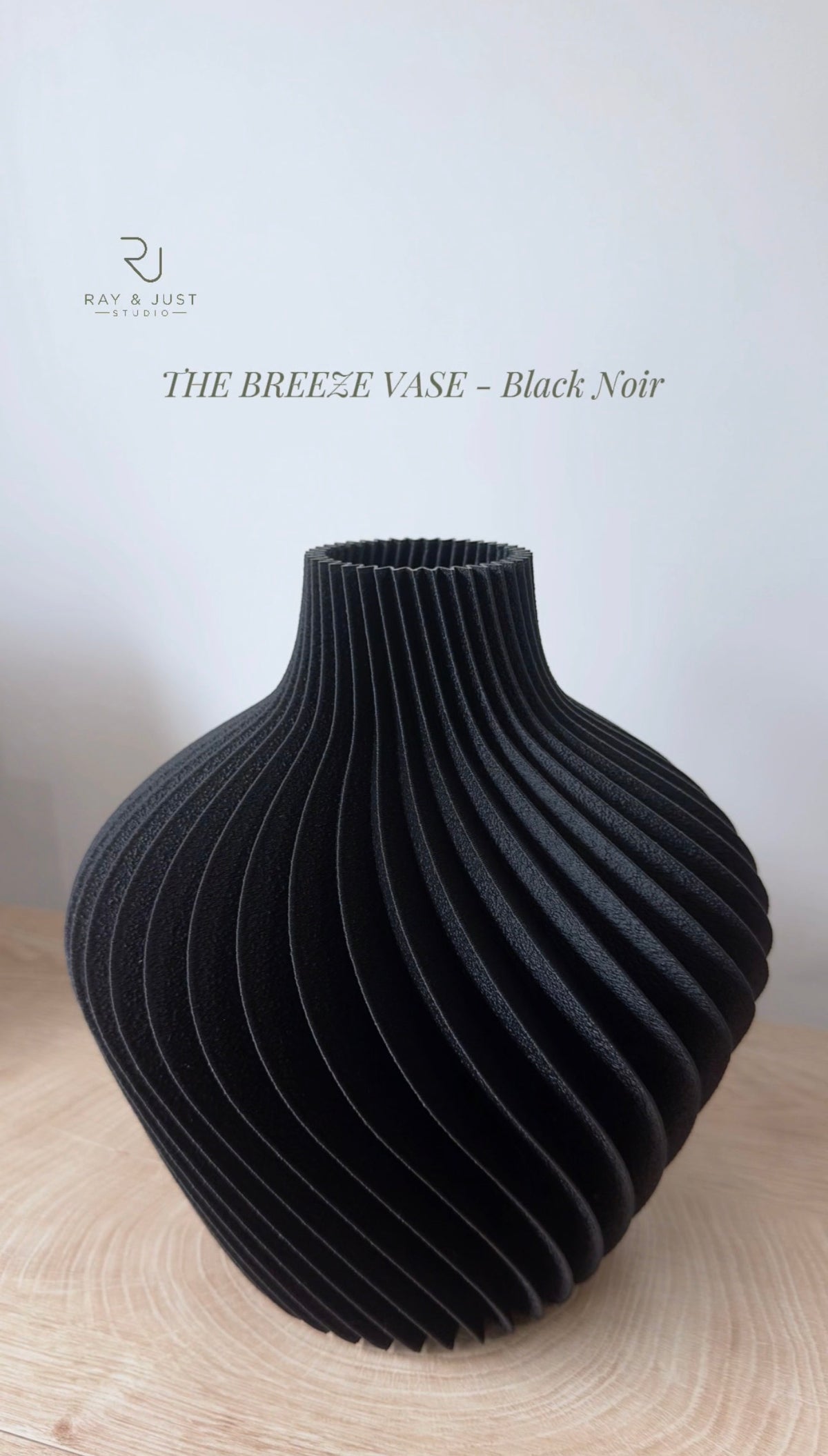 THE BREEZE VASE