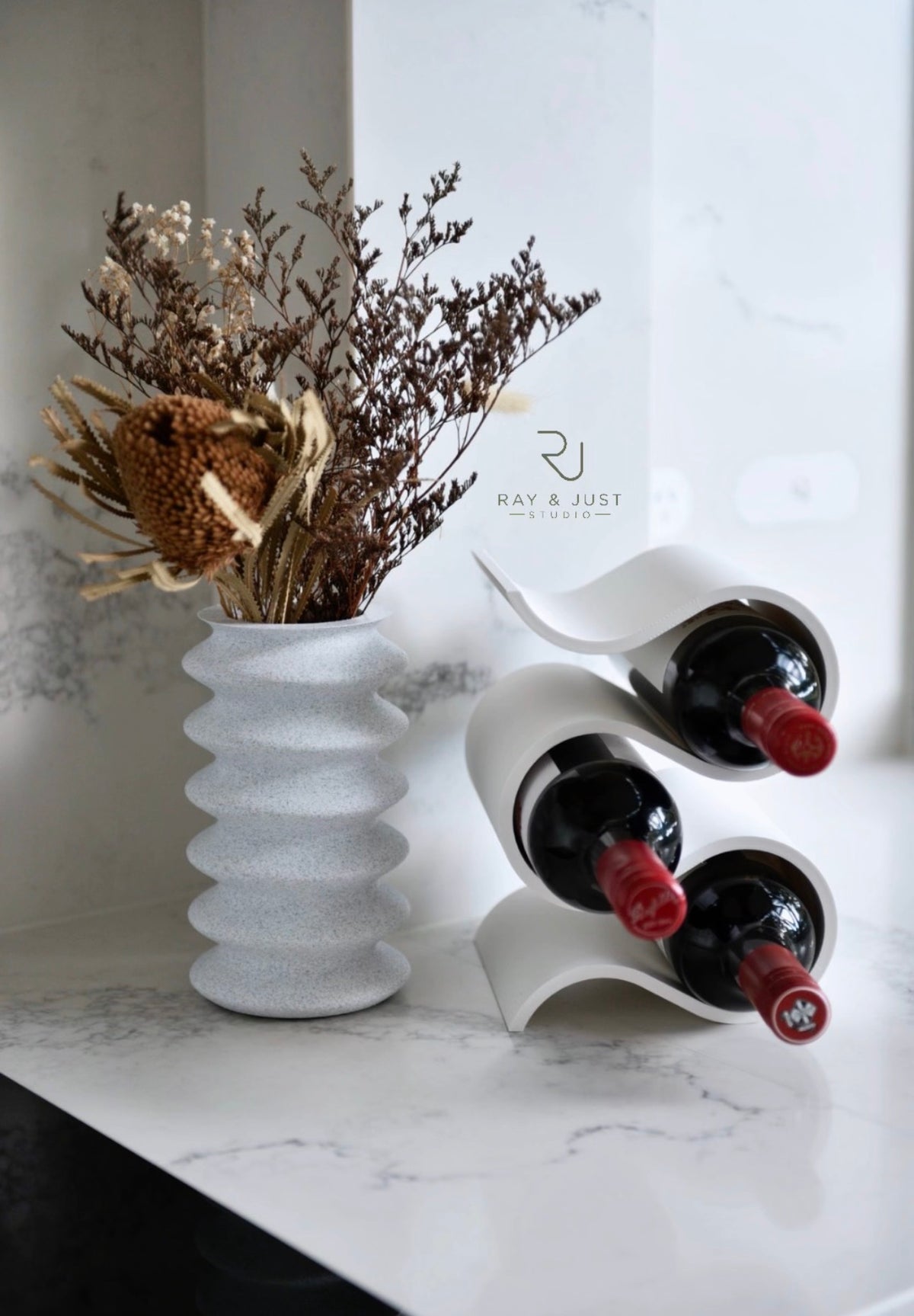 THE COVE WINE HOLDER