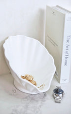 THE SEA SHELL TRAY - Milky White