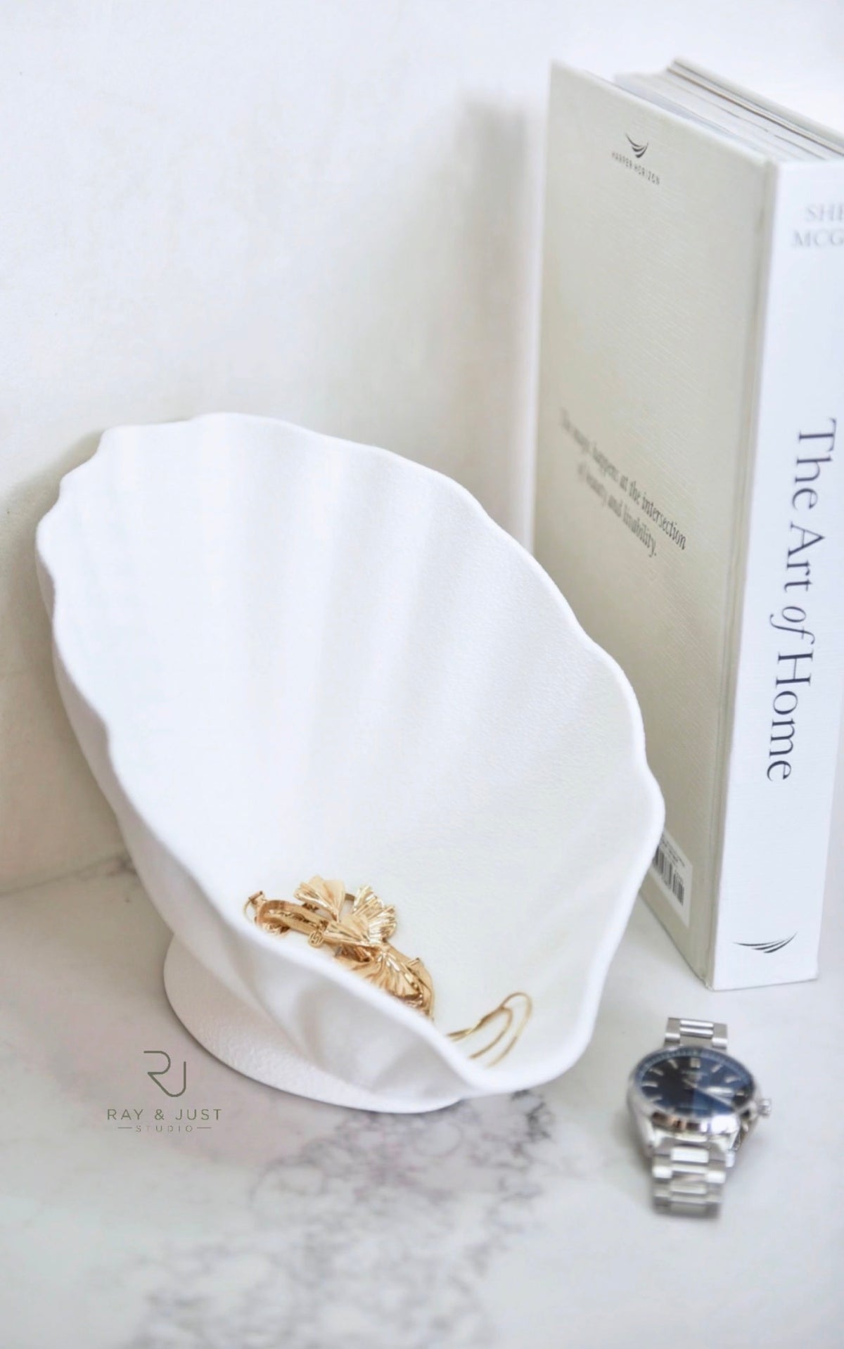 THE SEA SHELL TRAY - Milky White